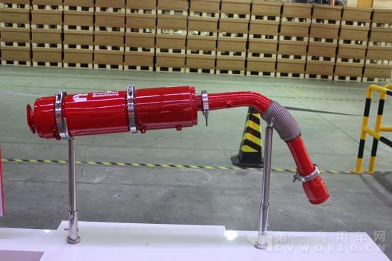活動現(xiàn)場展出DPF柴油顆粒過濾器.jpg
