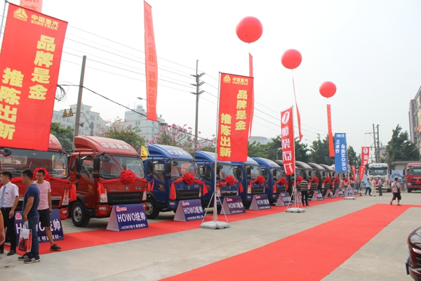 搭載康明斯動力ISF系列2.8L 3.8L發(fā)動機的重汽HOWO品牌高端輕卡.jpg 搭載康明斯動力ISF系列2.8L 3.8L發(fā)動機的重汽HOWO品牌高端輕卡.jpg