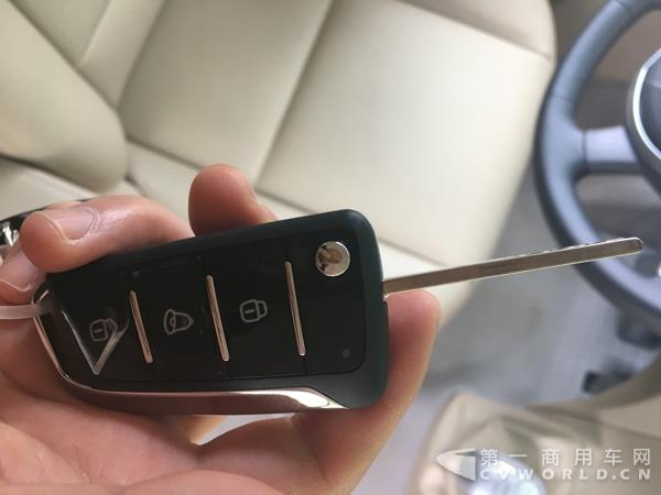 二代江淮星銳6系長軸車型，17座，搭載江淮2.7CTl 國五柴油發(fā)動機(jī)8.jpg