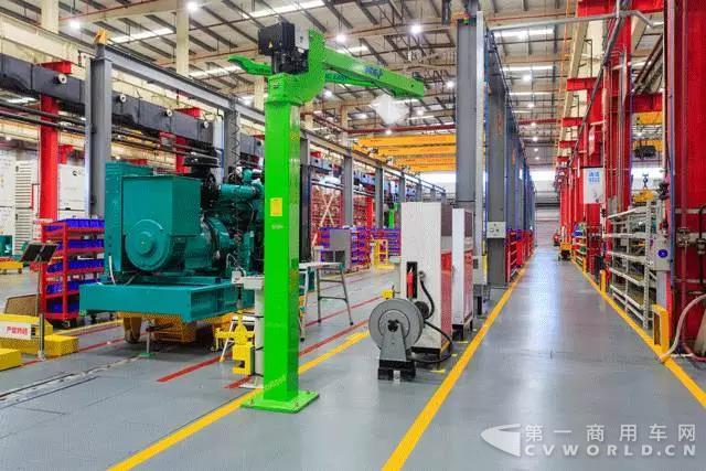 康明斯電力（中國(guó)）工廠新流水線產(chǎn)品下線1.jpg