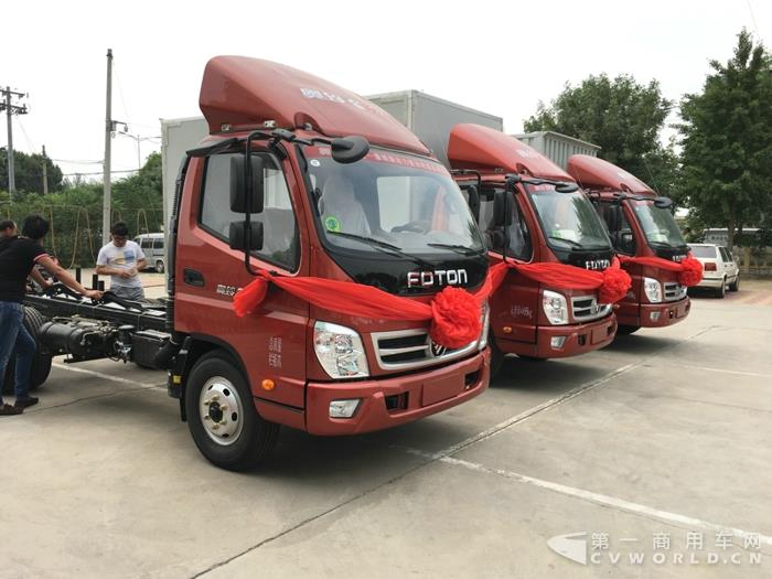 現(xiàn)場展出的滿足京V排放標準的奧鈴輕卡  (6).jpg