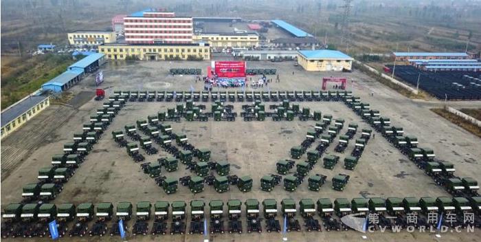 爆！交車300輛 訂單600輛 徐工漢風(fēng)引燃LNG重卡市場.jpg