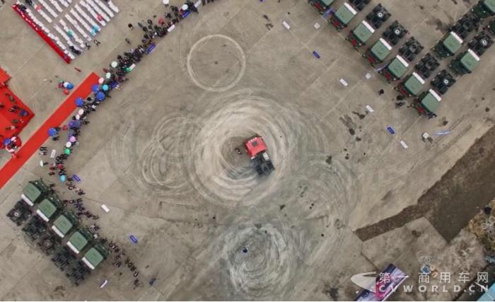 爆！交車300輛 訂單600輛 徐工漢風(fēng)引燃LNG重卡市場1.jpg