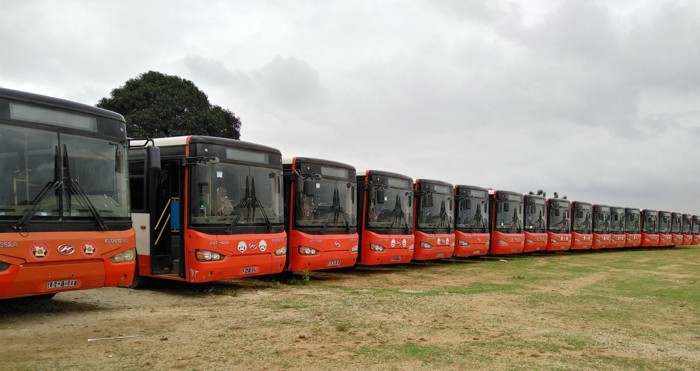 出口安哥拉的批量海格客車.jpg 出口安哥拉的批量海格客車.jpg