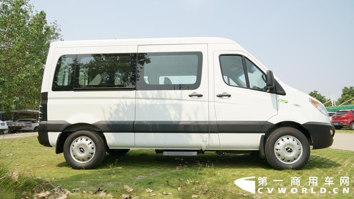 【第一商用車網(wǎng) 原創(chuàng)】9月22日，由江淮星銳歷時(shí)一年多打造的全新6座/9座長(zhǎng)軸短懸車型，將在蘇州攜手上市。