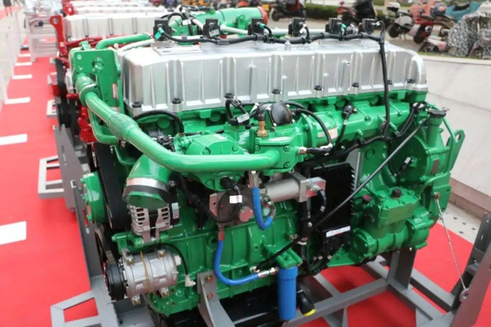 【第一商用車網(wǎng) 原創(chuàng)】盡管12月銷量受到車用LNG價格的大幅上漲而遭遇了大幅下滑，但2020年全年的天然氣重卡市場依然達(dá)到了一個14萬輛的新高度，再一次刷新了全球紀(jì)錄。2020年，為天然氣重卡配套的燃?xì)獍l(fā)動機(jī)市場，又有什么新變化呢？