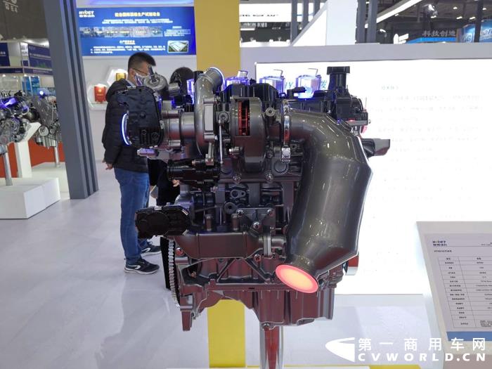 蜂巢動力HY4B15E汽油機(jī)，排量1499ml 2.jpg