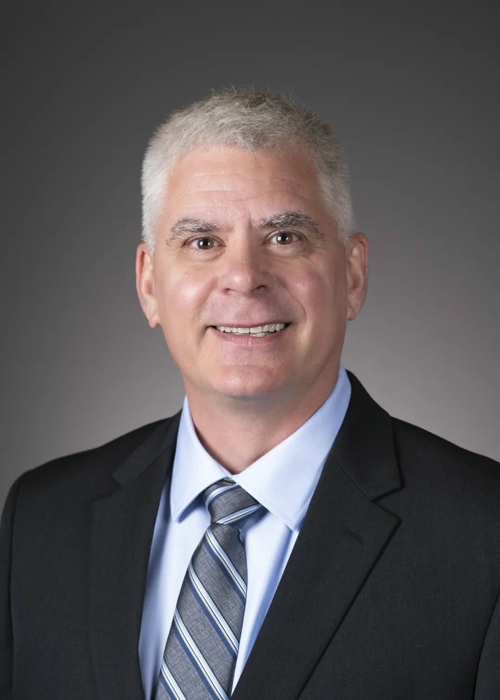 馮靖（Jim Fier）歷經(jīng)36年職業(yè)生涯即將榮退，Jonathan Wood將接任康明斯公司首席技術(shù)官.jpg