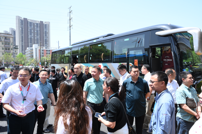 福田歐輝大電量、高性能客車亮相惠州 賦能綠色出行新篇章9.png