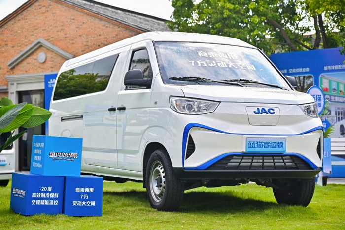 全場景創(chuàng)富方案落地！江淮1van定義新能源物流車2.0時代5.png