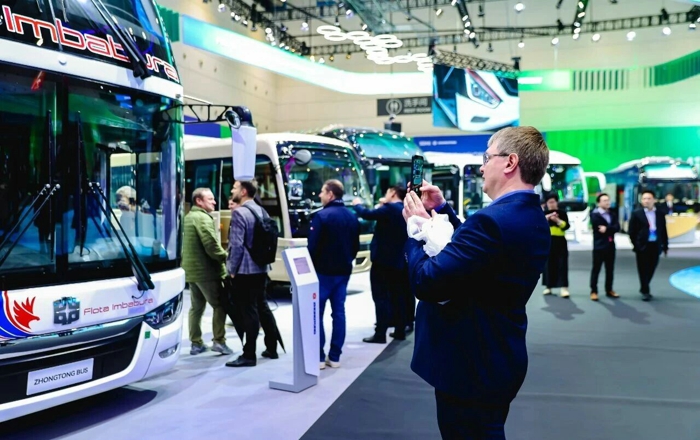 中通客車2025全球合作伙伴大會交出綠色交通“中國答案”2.jpg