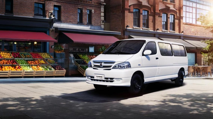 金杯品牌日煥新啟幕 五款新車7.69萬元起重磅出擊3.png