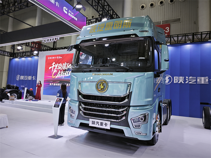 陜汽重卡G6000C日用工業(yè)品運(yùn)輸輕量化版牽引車.jpg