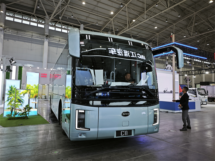 比亞迪C11純電動(dòng)客車.jpg