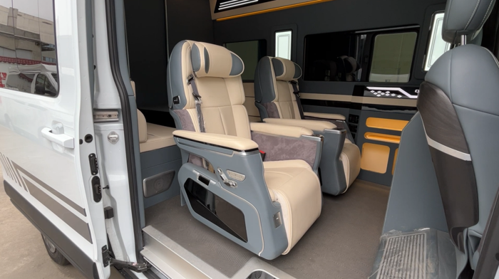 江鈴福特全順T8 4.png