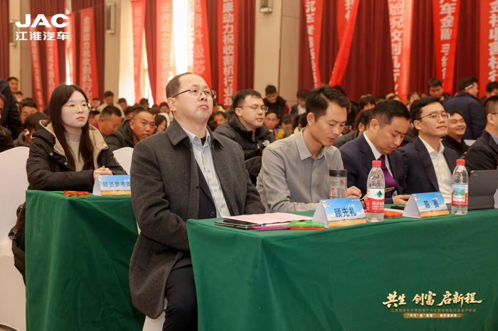 訂車327臺(tái)！江淮1卡攜手天中麥客，共生創(chuàng)富啟新程3.png