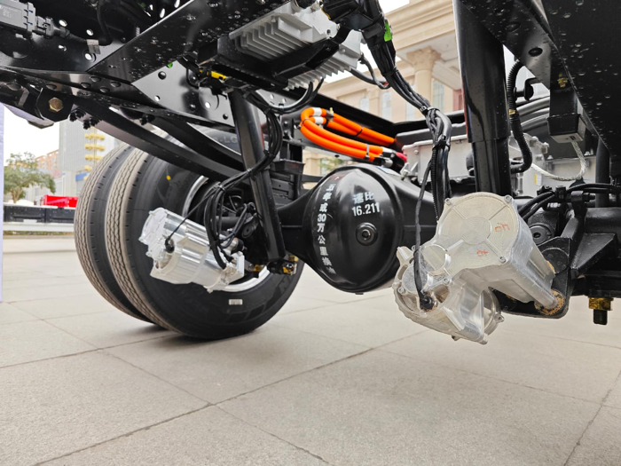 煥新升級的陜汽智云S300 Express或成市場新寵2.png