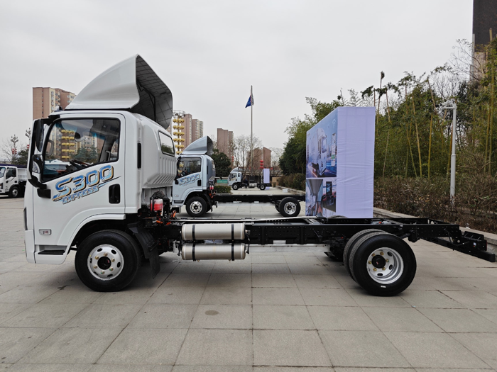 煥新升級的陜汽智云S300 Express或成市場新寵4.png