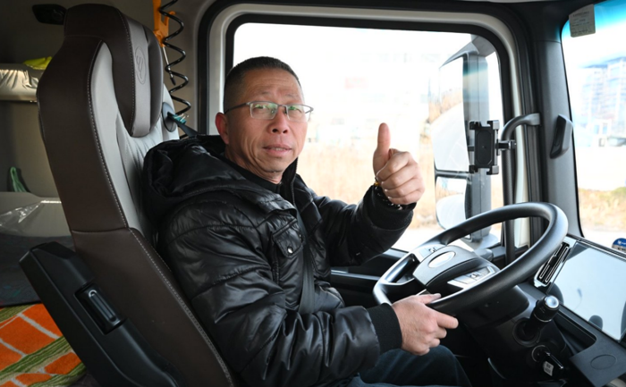 歐曼銀河5M純電重卡讓劉師傅穩(wěn)賺運輸4.png