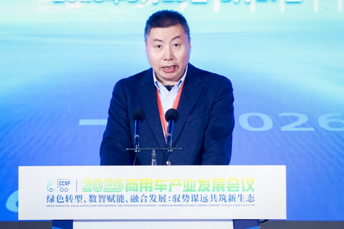 劉利成：東風(fēng)堅(jiān)持“新能源+智能化”雙輪驅(qū)動(dòng)，構(gòu)筑全動(dòng)力產(chǎn)品陣營.jpg