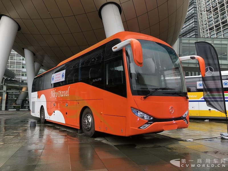 申龍SLK6116HKB歐六柴油客車，全部采用奔馳底盤