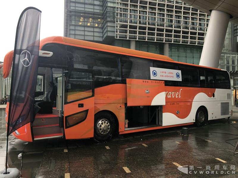 申龍SLK6116HKB歐六柴油客車，全部采用奔馳底盤