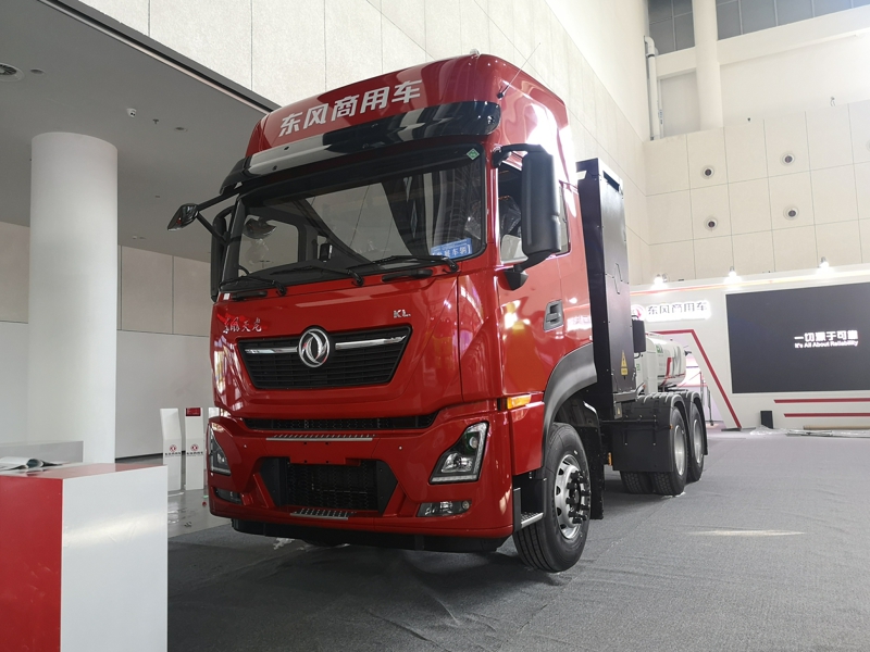 東風天龍KL換電牽引車