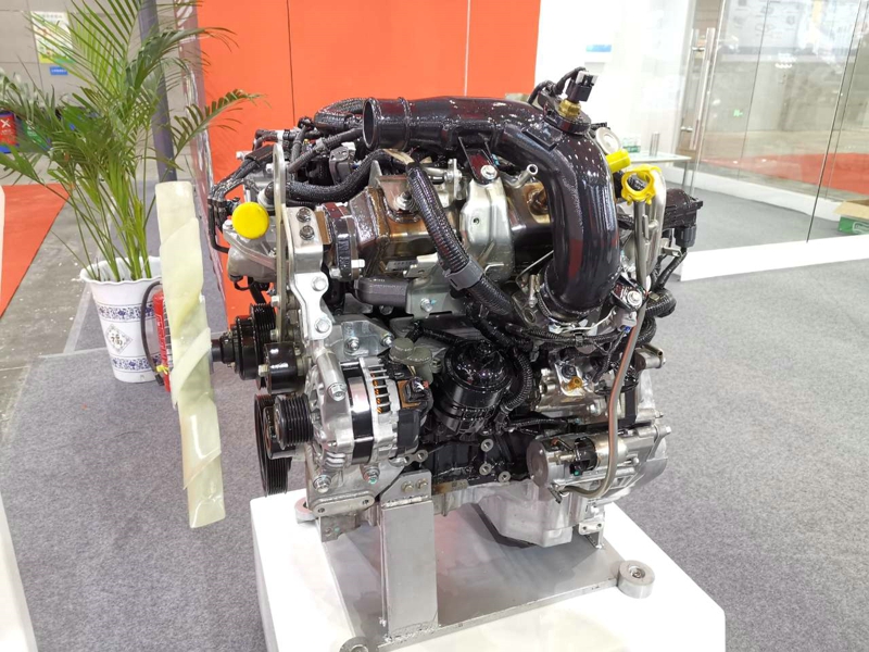 五十鈴RZ4E發(fā)動機(jī)，1.898升