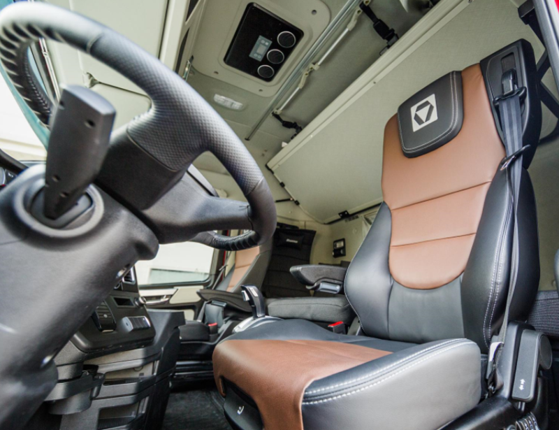 徐工漢風(fēng)P9內(nèi)飾，豪華舒適，人性化設(shè)計很貼心